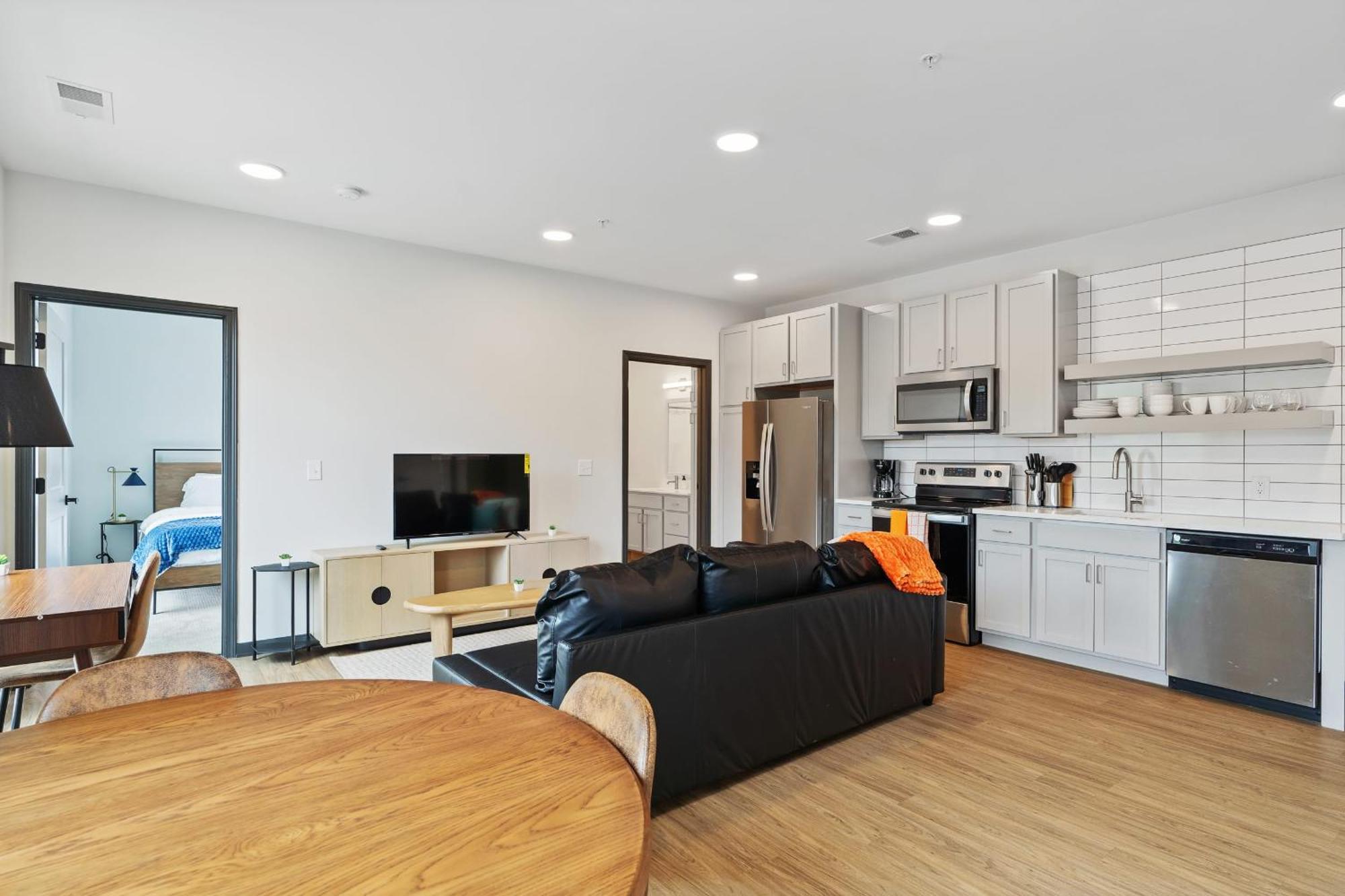 Cozysuites On Mass With Garage Parking #9 Indianapolis